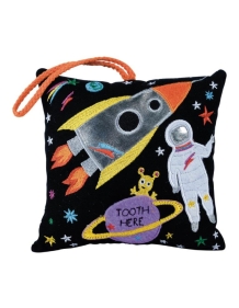 Dantukų fėjos pagalvėlė, Kosmosas